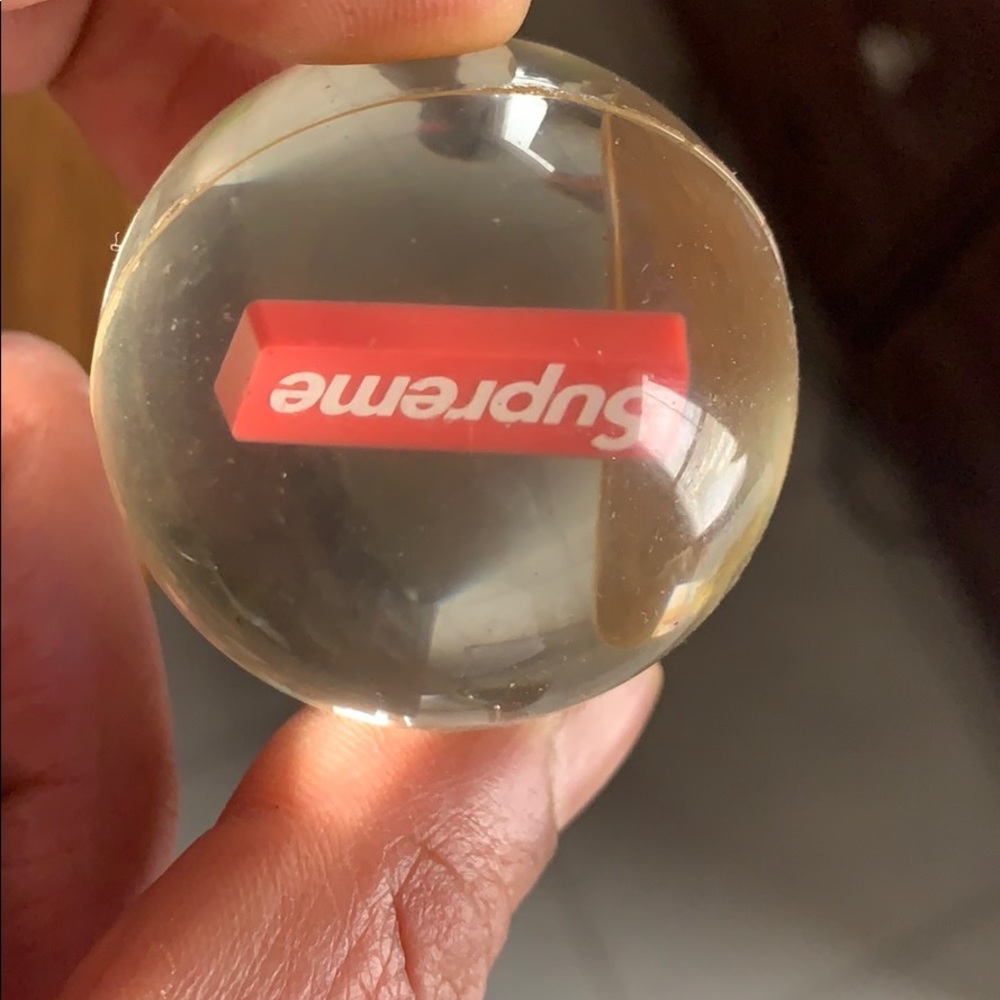 Supreme bouncy ball - Picture 3 of 3